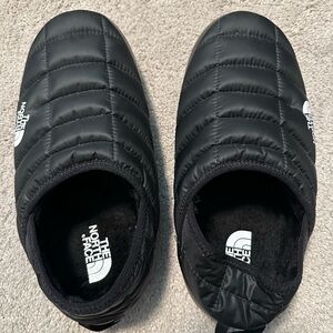 The North Face Black Quilted shoes